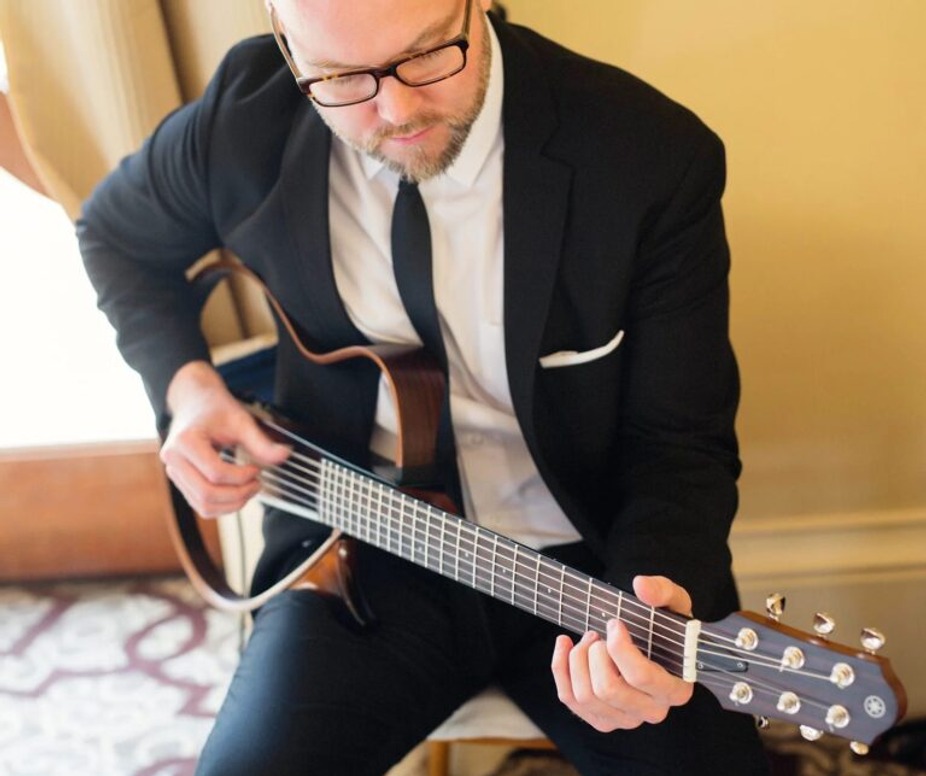Live Music: John Scott Evans