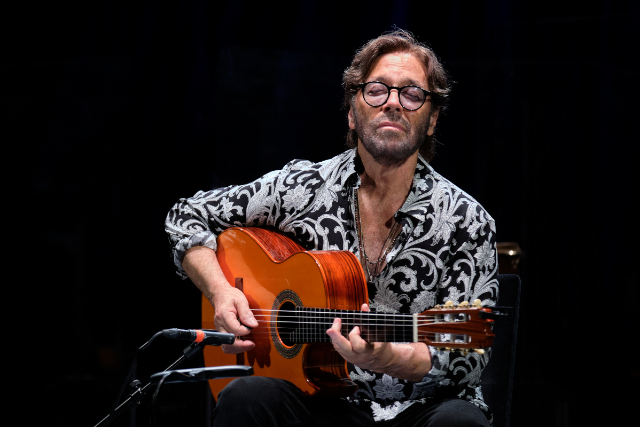 Al Di Meola: The Guitarchitect